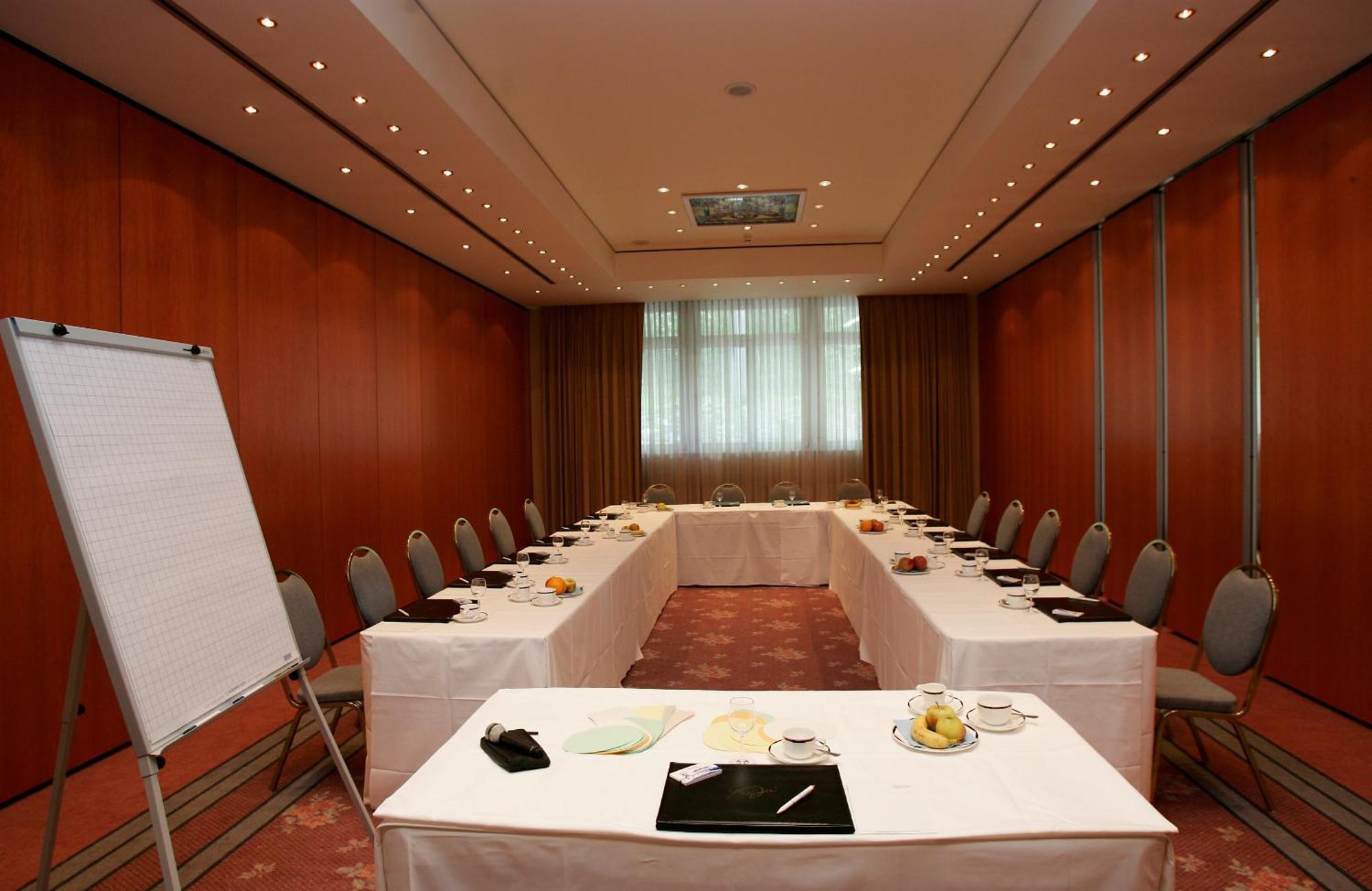 Wyndham Garden Donaueschingen Hotel Ngoại thất bức ảnh