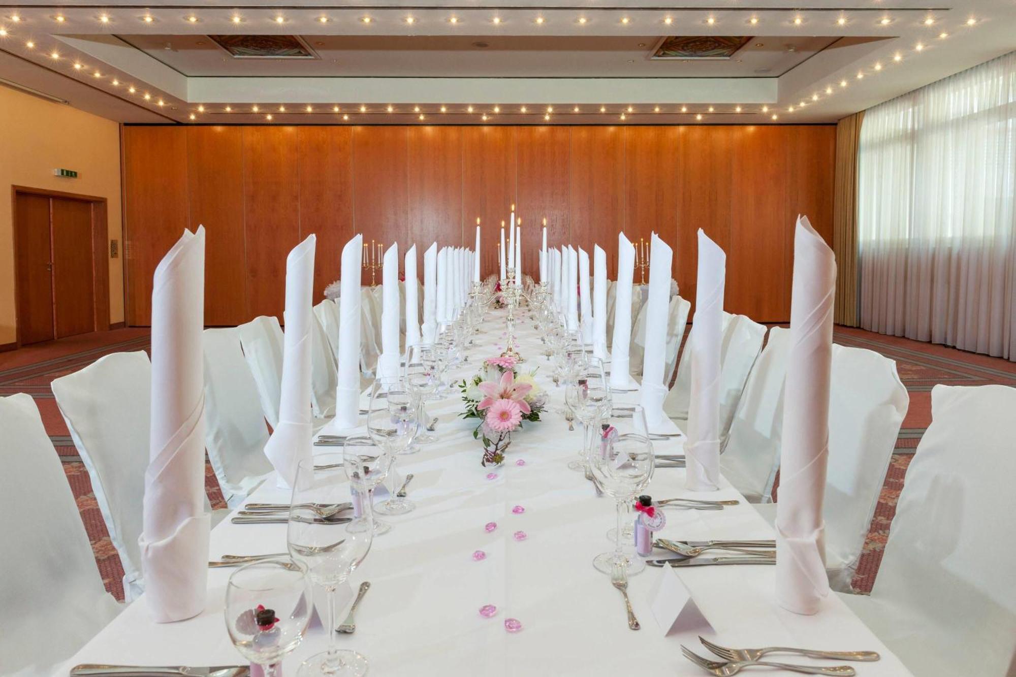 Wyndham Garden Donaueschingen Hotel Ngoại thất bức ảnh