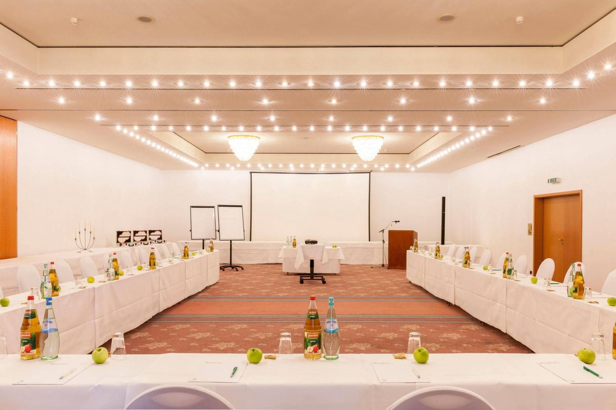 Wyndham Garden Donaueschingen Hotel Ngoại thất bức ảnh