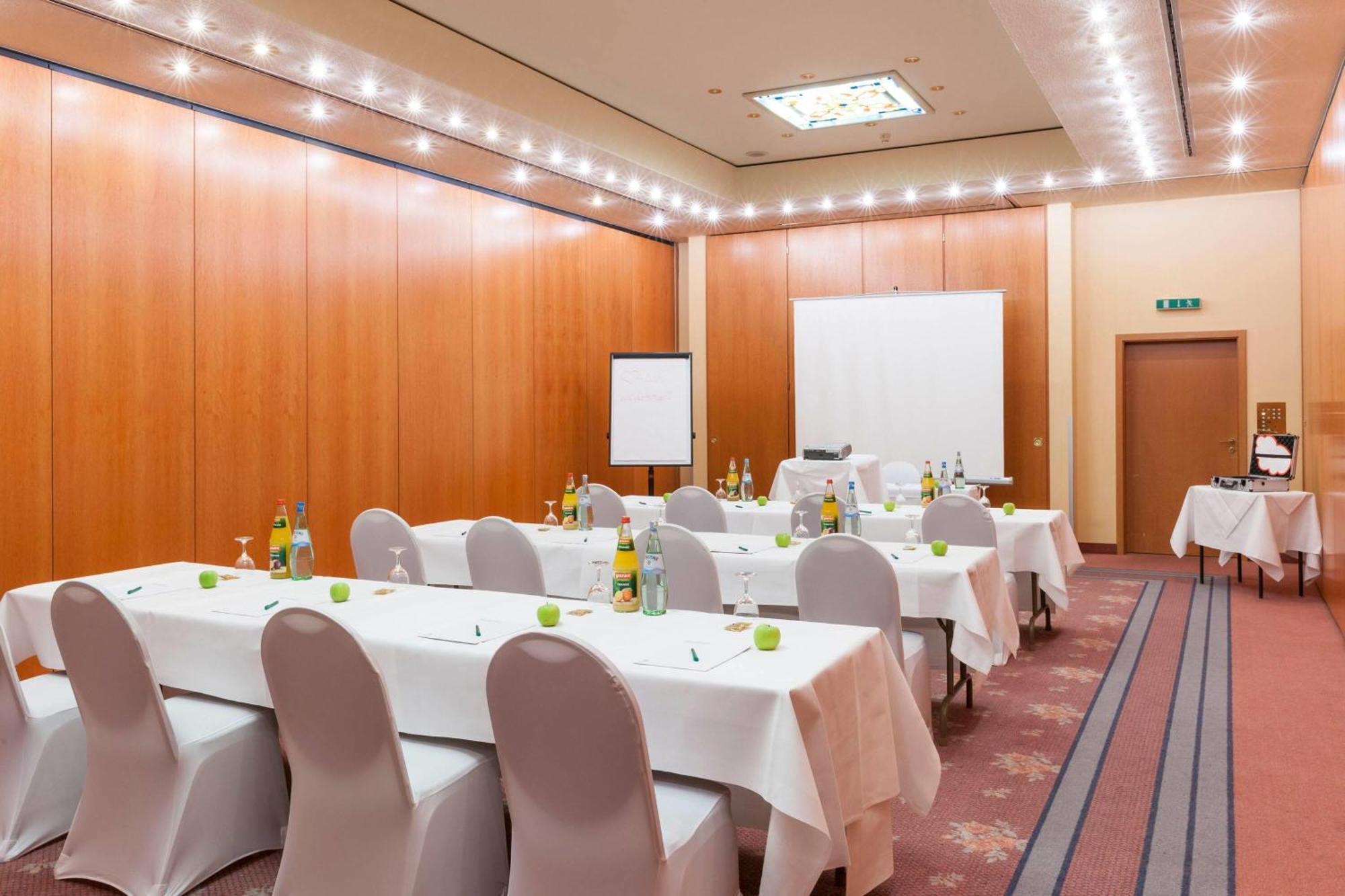 Wyndham Garden Donaueschingen Hotel Ngoại thất bức ảnh